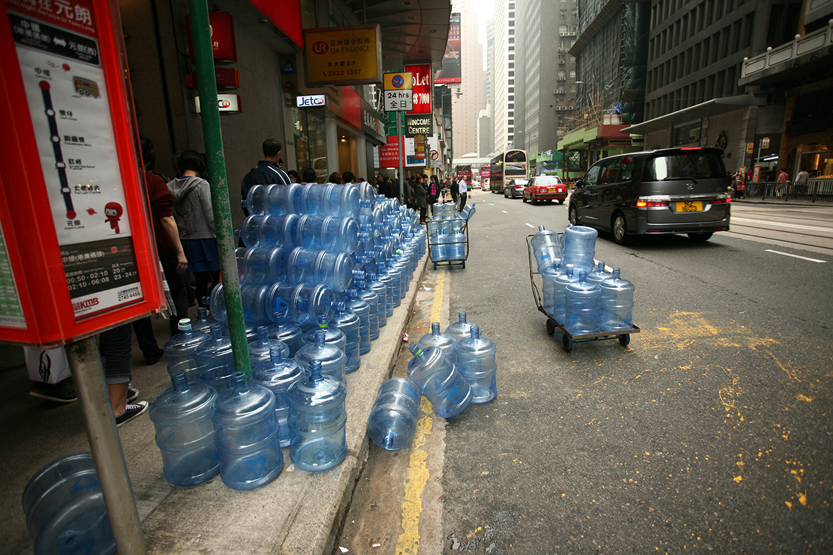 verasustudio_Fountain of the liquid stone_New Hindu Urban scared space_Pottinger Street, Hongkong_water dilivery
